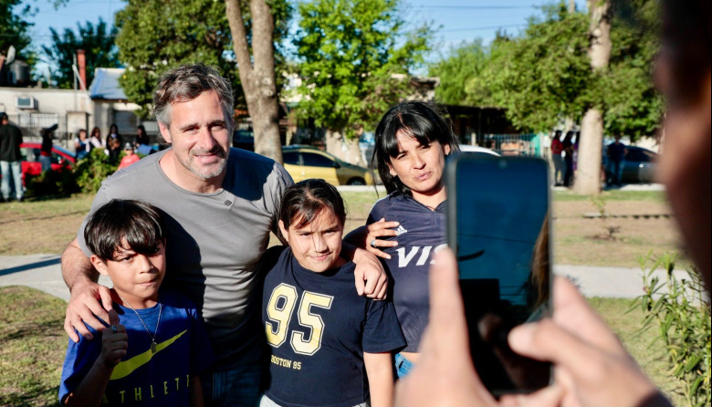 Encuentro y comunidad: Achával compartió una jornada cultural en plazas renovadas