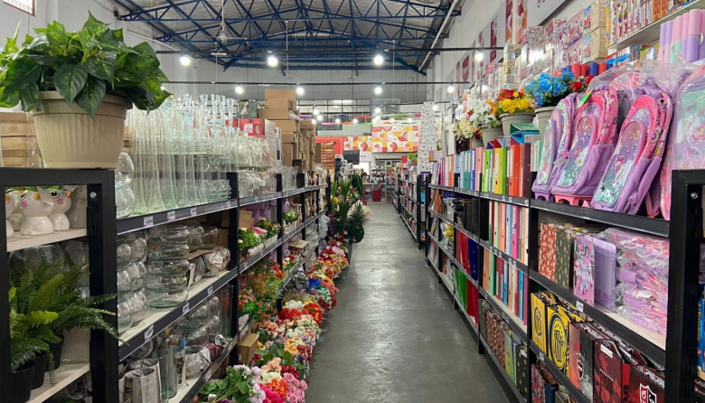 De electrodomésticos a bazares chinos: el fenómeno que transforma el centro de Pilar