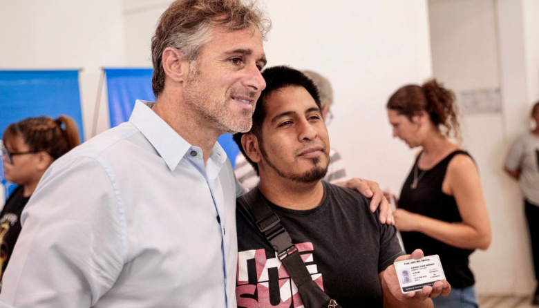 El Municipio realizó una nueva entrega del Pase Libre Multimodal a vecinos con discapacidad