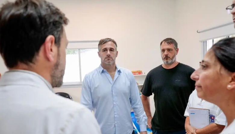 Achával recorrió un centro de salud de Del Viso tras obras de ampliación