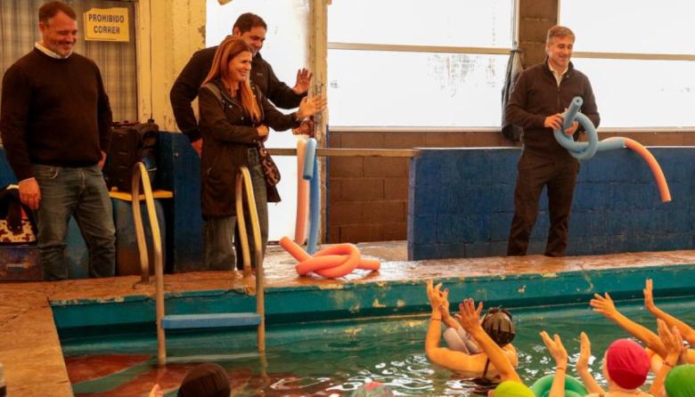 Adultos mayores disfrutaron de una jornada de aquagym en el Club Sportivo Pilar