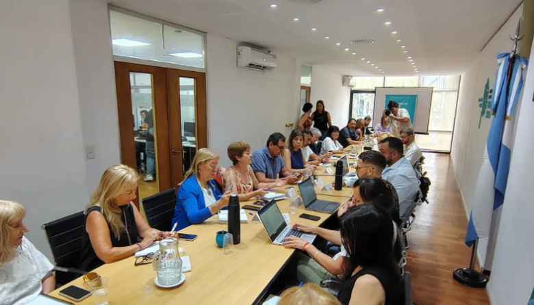 Salarios: con expectativas moderadas, docentes se reúnen con el Gobierno