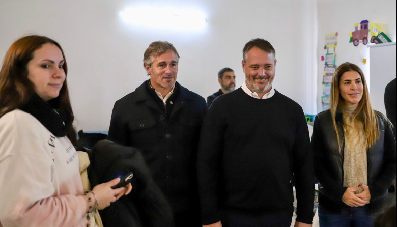 Pilar acerca controles oftalmológicos a los barrios
