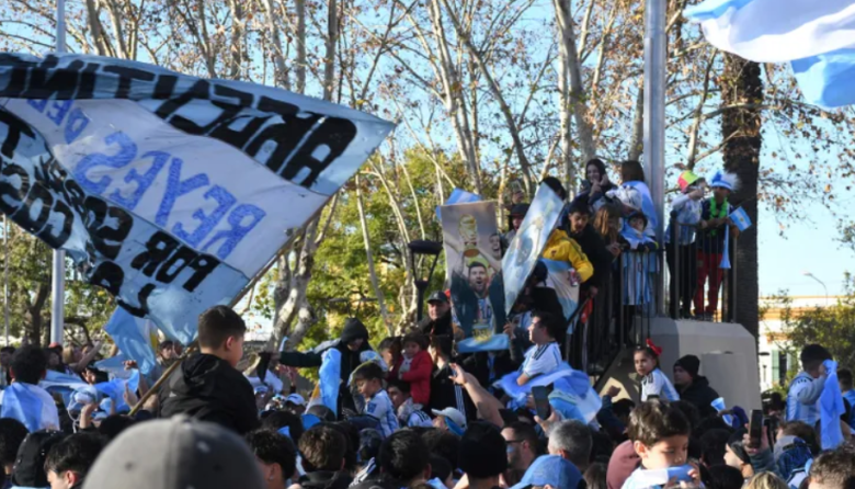 Los festejos en Pilar se propagan luego de Argentina-Egipto