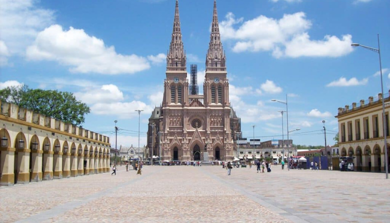 Papa León XIV en Luján: cuánto piden por una noche y dónde buscar lugar