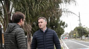 Achával recorrió la obra de nuevos asfaltos en la calle Uruguay