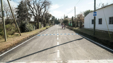 Achával recorrió nuevas obras de asfaltos en Manzanares