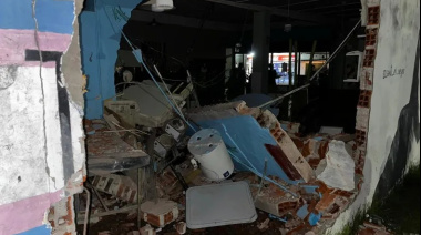 Camión fuera de control se incrustó en un negocio