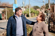 Achával recorrió los nuevos asfaltos de Villa Rosa