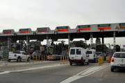 Suben los peajes de las autopistas Acceso Norte y Oeste: sin TelePASE valdrá el doble