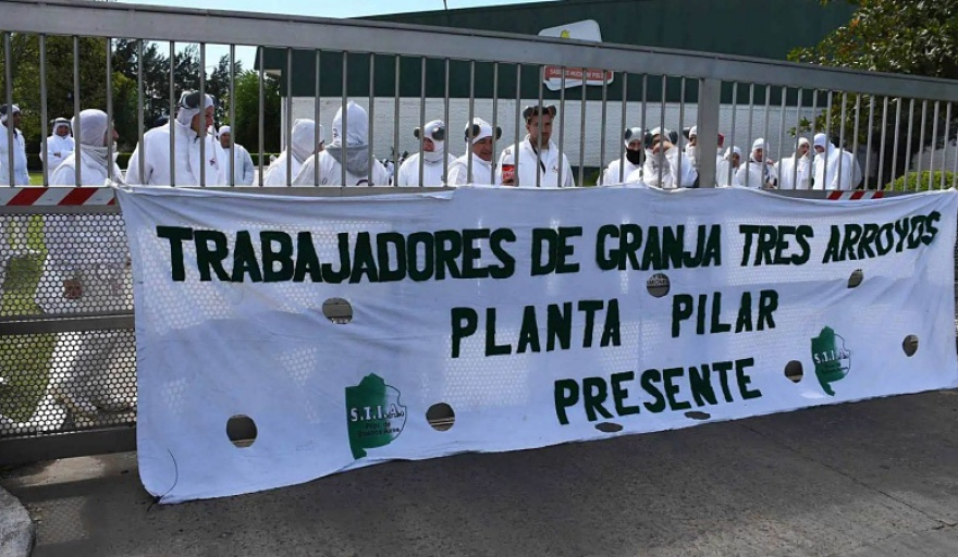 Granja Tres Arroyos ofrece pagar sueldos en 5 cuotas y sigue el paro
