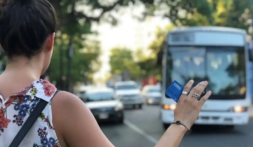 Los colectivos del AMBA reducen frecuencias por la suba del gasoil