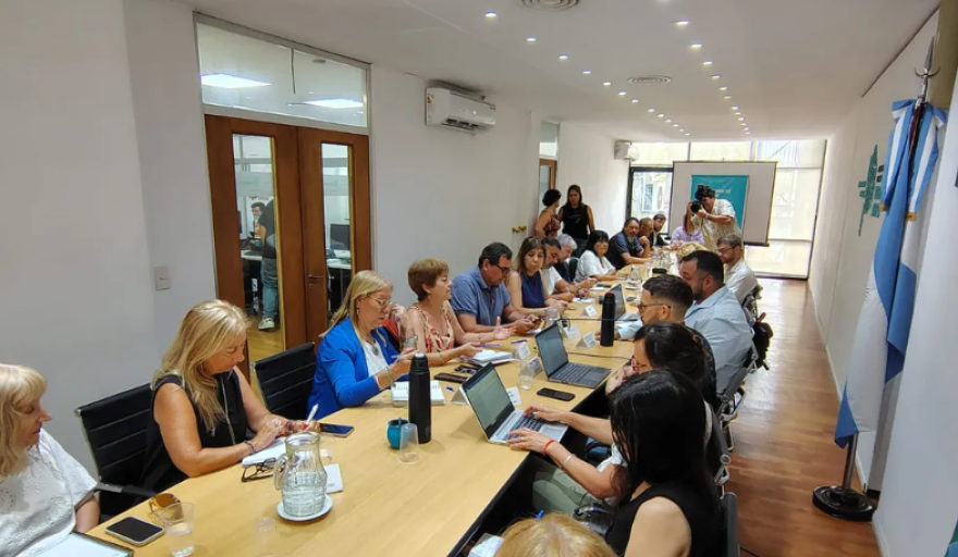 Salarios: con expectativas moderadas, docentes se reúnen con el Gobierno